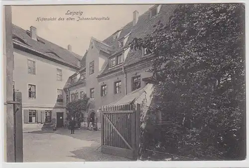 70643 Ak Leipzig Hofansicht des alten Johannishospitals um 1910
