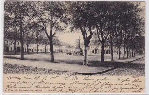 87939 Ak Genthin Markt mit Kriegerdenkmal 1905