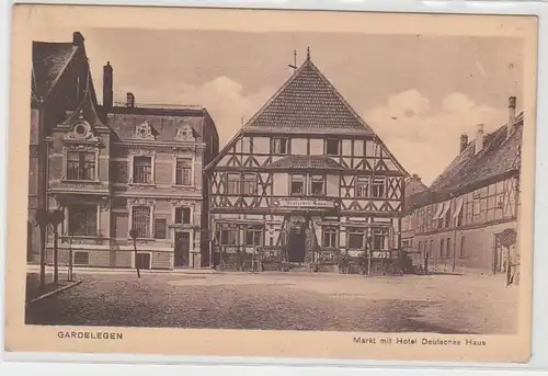 08198 Feldpost Ak Gardelegen Markt mit Hotel Deutsches Haus 1917