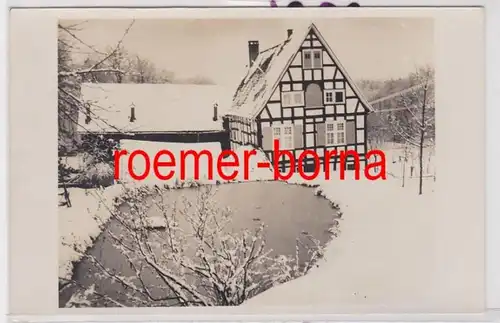 84809 Foto Ak Wermelskirchen Eifgental 'Im Berg' Fachwerkhaus im Winter um 1910