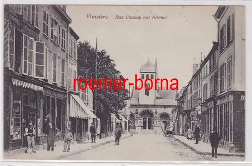 84761 Ak Vouziers Rue Chanzy avec église et magasins 1917