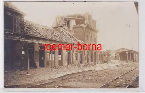 84654 Foto Ak Lens (Pas-de-Calais) zerstörter Bahnhof um 1915