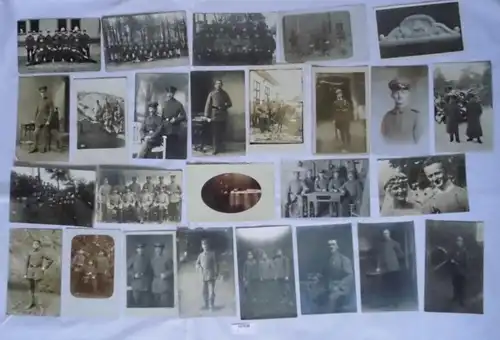 100 meist Foto Ansichtskarten Militaer Soldaten 1. Weltkrieg (107930)