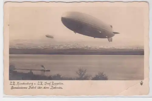 15395 Foto Ak Zeppelin L.Z. Hindenburg und Graf Zeppelin, Fahrt über Bodensee
