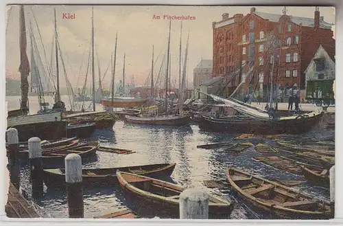 70177 Ak Kiel au port de pêche avec voiliers vers 1910