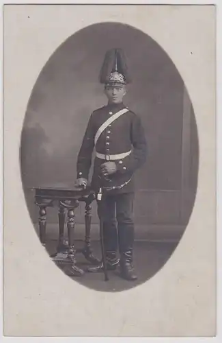 70753 Photo Ak Obtenir Soldat avec Casque de défilé et sabre 1915