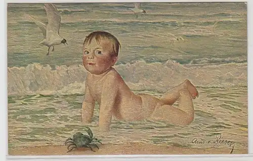 71225 Künstler Feldpost Ak nacktess Kleinkind am Strand mit Krabbe und Möwe 1918