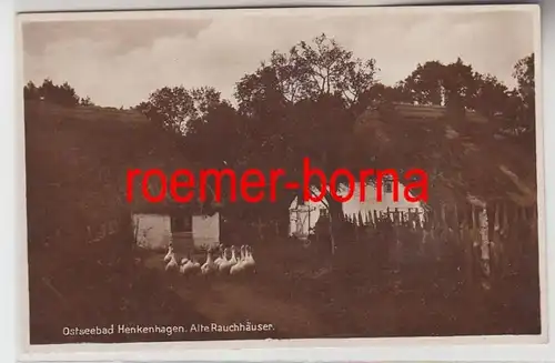 72123 Foto Ak Ostseebad Henkenhagen Alte Räucherhäuser 1933