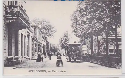 84610 AK Apeldoorn - Dorpsstraat mit Straßenbahn Tram und Radfahrer um 1900