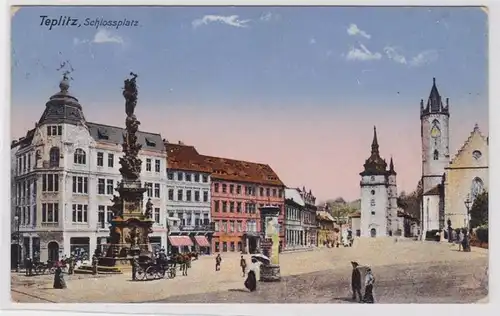 87032 AK Teplitz - Place du Château avec colonne de peste devant l'église de la Décanat vers 1920