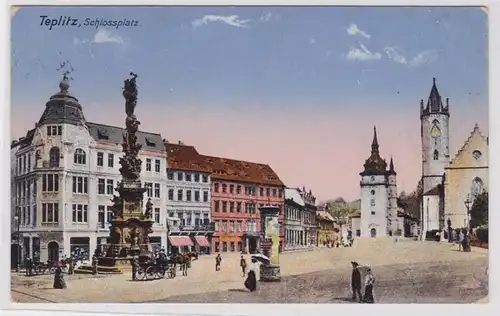 87032 AK Teplitz - Schlossplatz mit Pestsäule vor Dekanatskirche um 1920