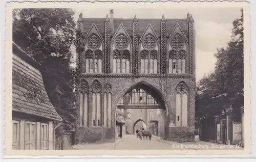 87866 Photo Ak Neubrandenburg - Parti à la Porte de Stargarder 1953