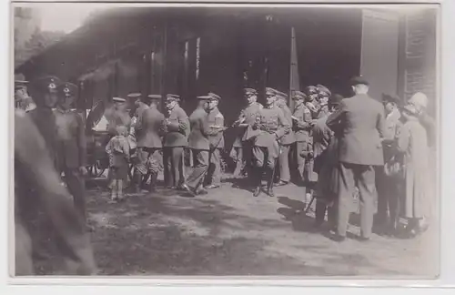 89089 Photo Ak Ratzeburg soldats mangent à la cuisine de terrain vers 1930