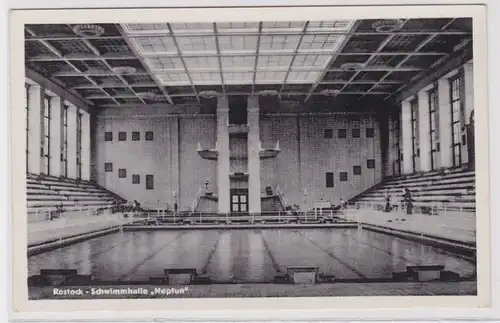 89211 Ak Rostock Springhalle 'Neptune' Intérieur 1957