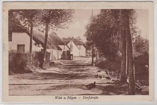 90376 Ak Wieck sur Rügen Dorfstrasse vers 1930