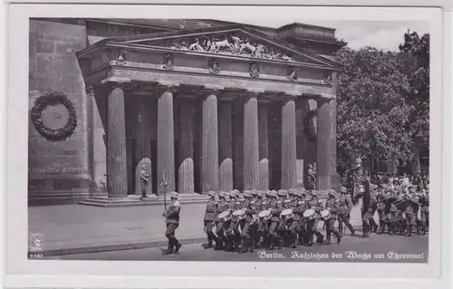 90419 AK Berlin - Levez la garde à la marque d'honneur 1942