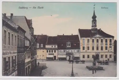 94836 Ak Radeberg - Partie am Markt mit Rathaus 1927