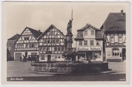 95545 Ak Vacha/Rhön - Am Markt mit Brunnen und Geschäften um 1930
