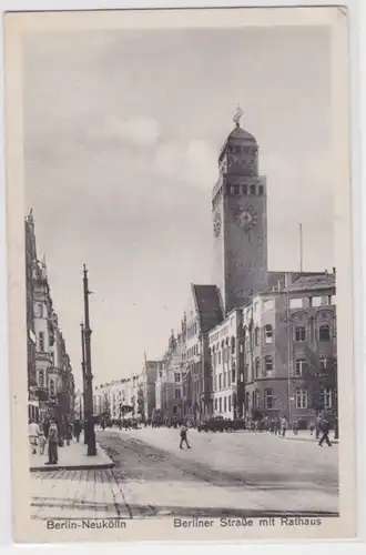 95752 Ak Berlin-Nekölln - Vue sur la Berliner Straße avec hôtel de ville 1929