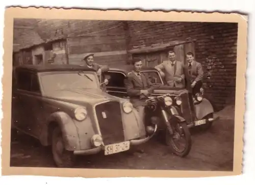 67018 Photo originale 2 vieille voiture et moto d'allumage vers 1940