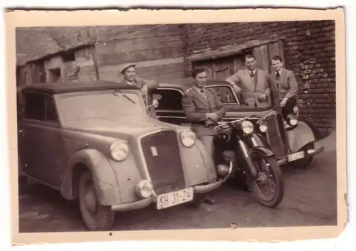 67015 Original Foto 2 alte Automobil und Zündapp Motorrad um 1940