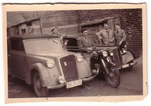 67015 Photo originale 2 vieille voiture et moto d'allumage vers 1940
