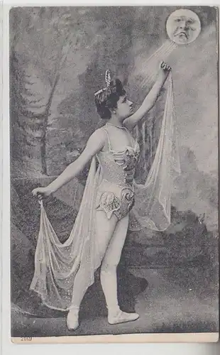 66631 Erotik Ak Dame in Kostüm vor traurigem Mond um 1910