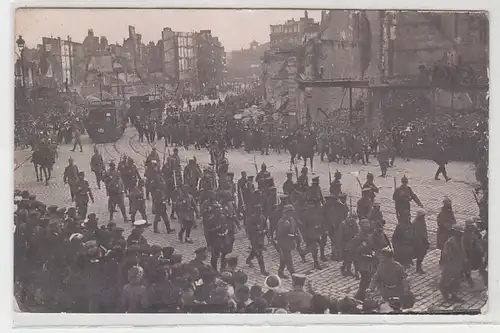 65883 Photo Ak Reims ? entrée allemande dans la 1ère guerre mondiale 1915