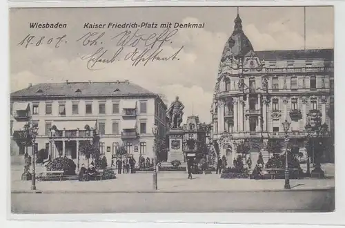 65274 Ak Wiesbaden Kaiser Friedrichplatz avec monument 1907