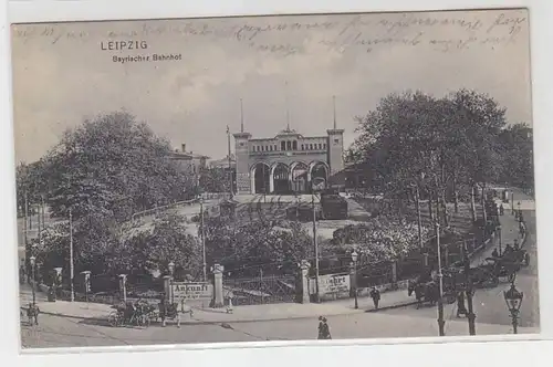 64508 Ak Leipzig Bayrischer Bahnhof mit Pferdekutschen davor 1910