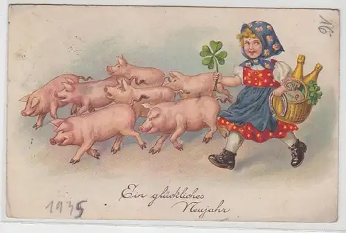 64327 Neujahrs Ak Kind mit Präsentkorb treibt Schweine 1935