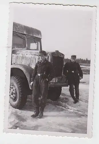 64156 Photo soldats allemands avant camion en hiver 2e guerre mondiale