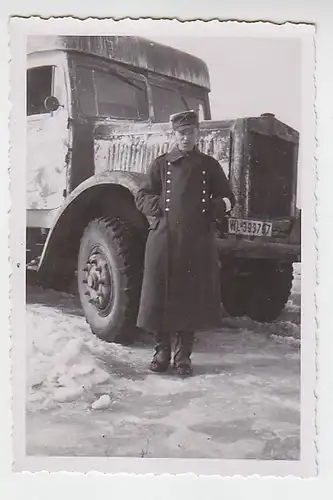 64155 Photo Soldat allemand avant camion en hiver 2e guerre mondiale