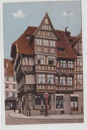 63658 Ak Halberstadt altes Haus mit "Stelzfuss" am Holzmarkt um 1915
