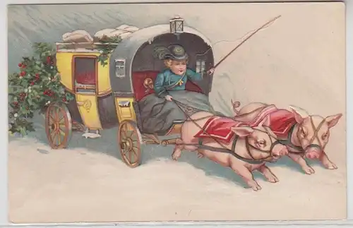62478 Präge Ak Postkutsche von 2 Schweinen gezogen um 1910