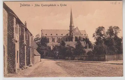 62413 Ak Doberan altes Klostergebäude und Kirche um 1915
