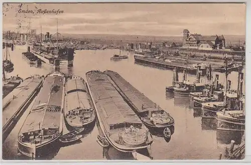 62331 Ak Emden Aussenhafen mit Schiffen 1916