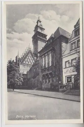 62093 Ak Zeitz Rathaus und Mohren Apotheke um 1940
