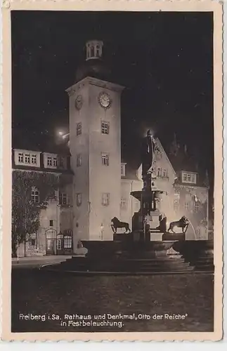 62077 Ak Freiberg i. Sa. Rathaus u. Denkmal Otto der Reiche Festbeleuchtung 1942