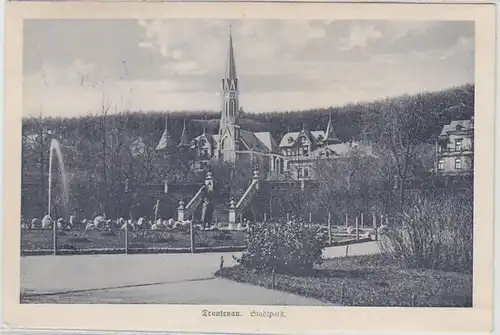 61858 Ak Trautenau in Böhmen Stadtpark 1926