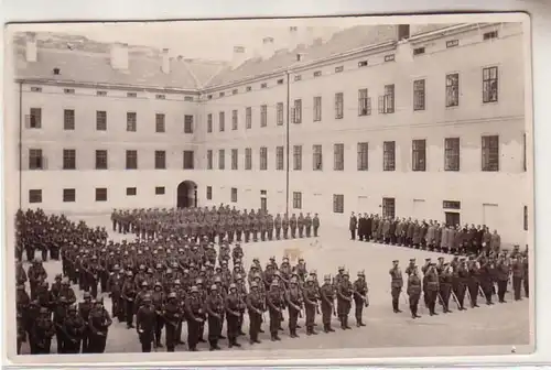 61807 Foto Ak Salzburg Appell auf dem Kasernenhof um 1940