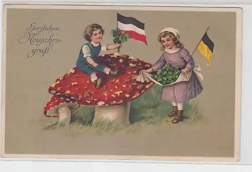 61277 Neujahrs Ak 2 Kinder mit Fliegenpilzen 1918