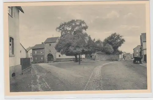 63028 Ak Dorlar place du village avec tilleul vers 1930