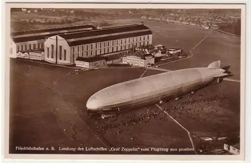 61152 Ak Friedrichshafen a.B. Débarquement du dirigeable "Graf Zeppelin" vers 1930