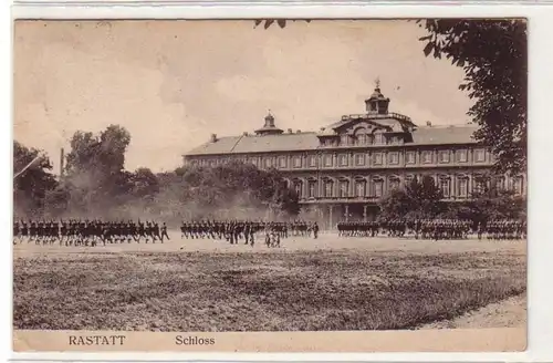60796 Ak Rastatt Militärparade vorm Schloss 1944