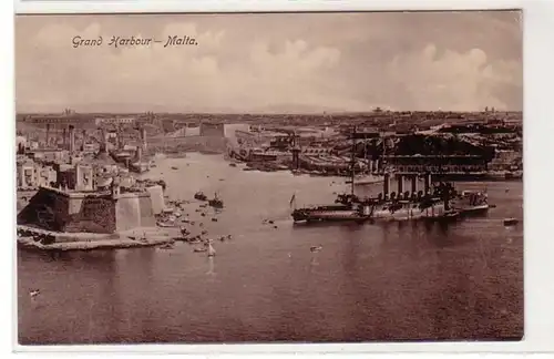 60106 Ak Malta Grand Harbour avec navire de guerre vers 1910