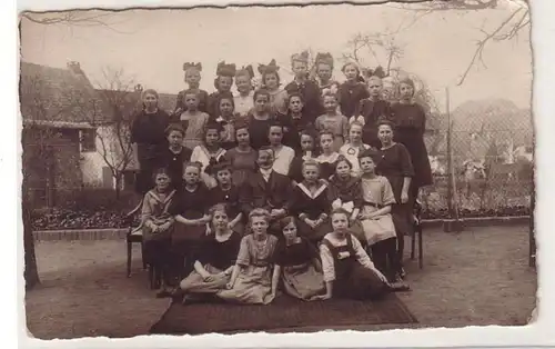 58746 Foto Ak Bückeburg Bürgertöchterschule 1. Klasse um 1910