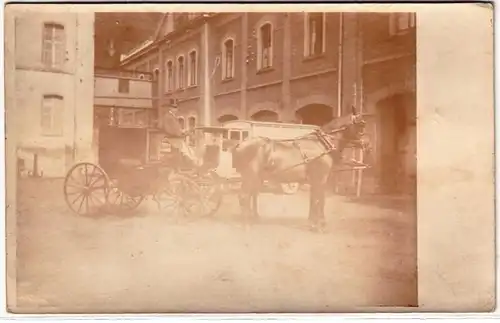 57905 Foto Ak Pferdkutsche und altes Automobil um 1910