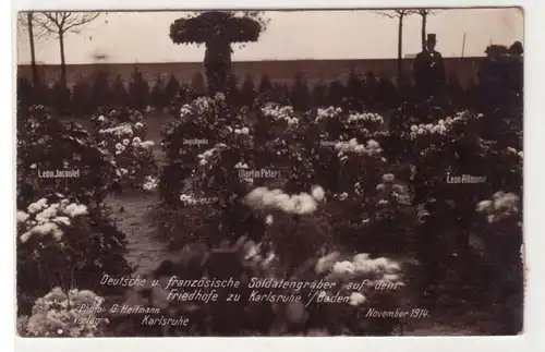 57881 Ak Soldatengräber auf dem Friedhofe zu Karlsruhe in Baden 1914