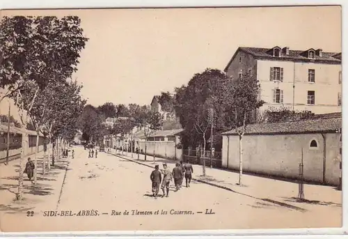 57718 Ak Algérie Sidi Bel Abbes Rue de Tlemcen et les Casenes vers 1925